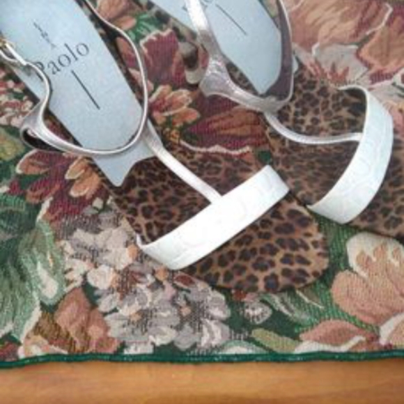 PAOLO WHITE DRESSY HIGH HEEL SANDALS w/ LEOPARD PRINT ON HEELS & SOLES size 8.5 - Picture 7 of 14